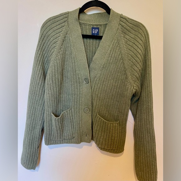 GAP Women's Olive Chunky Rib Slightly Cropped Pocket Cardigan - Picture 3 of 9